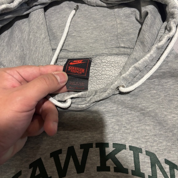 RARE Nike x Stranger Things Hawkins Phys Ed. Hoodie Size Medium Gray CQ3655-063 - Picture 3 of 9